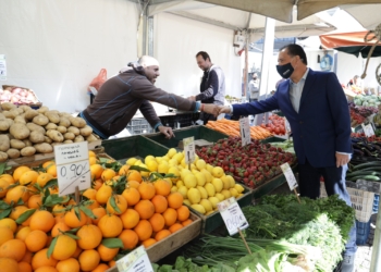 Τη Βαρβάκειο Αγορά επισκέφθηκε ο υπουργός Ανάπτυξης και Επενδύσεων Άδωνις Γεωργιάδης