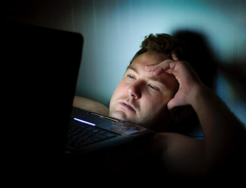 Μελέτη: Συχνή η διαταραχή του ύπνου και η κόπωση μετά την Covid-19