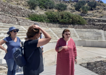 Λ. Μενδώνη: Έργα πολιτισμού σε Μήλο, Κίμωλο, Σίφνο