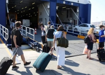 Κορυφώνεται η έξοδος του Δεκαπενταύγουστου – Αυξημένη κίνηση σε λιμάνια