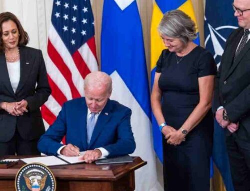 Ο Μπάιντεν υπέγραψε την επικύρωση από τις ΗΠΑ της εισδοχής της Σουηδίας και της Φινλανδίας στο NATO