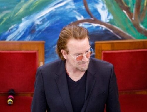 Ο Bono αρχίζει περιοδεία για την προώθηση του βιβλίου του