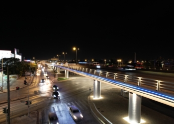 Ολοκληρώθηκε η αναβάθμιση του φωτισμού στην Γέφυρα της Πέτρου Ράλλη – Σε εξέλιξη τα έργα ανάδειξης των γεφυρών στο οδικό δίκτυο από την Περιφέρεια Αττικής