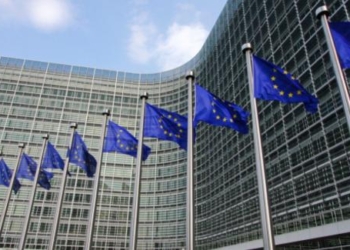 Κομισιόν: «Πράσινο φως» στην εκταμίευση της τελευταίας δόσης 748 εκατ. για την ελάφρυνση του ελληνικού δημόσιου χρέους