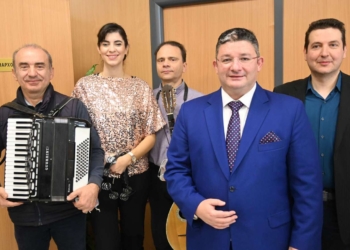 Χριστουγεννιάτικα κάλαντα και ευχές στον Δήμαρχο Αχαρνών από συλλόγους και σχολεία της πόλης