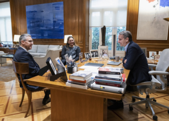Ο Κυρ. Μητσοτάκης συναντήθηκε με τον απερχόμενο πρέσβη της Τουρκίας στην Ελλάδα