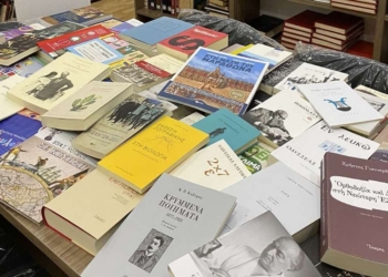 Δωρεά βιβλίων στη Δημοτική Βιβλιοθήκη Αχαρνών από το Κ.Ι.Κ.Π.Ε. και το Καλειδοσκόπιο