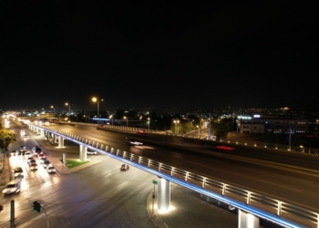 Περιφέρεια Αττικής: Όλοι οι κεντρικοί οδικοί άξονες της Αττικής διαθέτουν πλέον νέο φωτισμό led