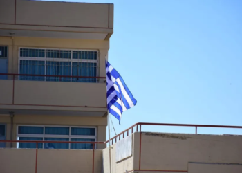 44 έργα ενεργειακών αναβαθμίσεων σε σχολεία και δημοτικά κτίρια, σε πάνω από 40 Δήμους της Αττικής με χρηματοδότηση της Περιφέρειας, 31 εκ. ευρώ