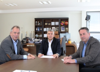 Συνάντηση του Περιφερειάρχη Θεσσαλίας Κ. Αγοραστού με τον Πρόεδρο της Ομοσπονδίας Εμπορίου και Επιχειρηματικότητας Θεσσαλίας Χρ. Μπλουγούρα