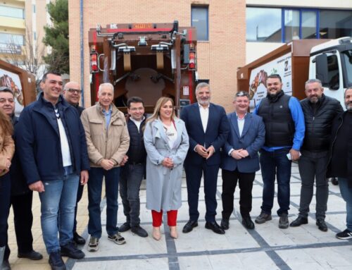Παράδοση απορριμματοφόρων και καφέ κάδων συλλογής βιοαποβλήτων από τον Περιφερειάρχη Αττικής Γ. Πατούλη στον Δήμο Αχαρνών