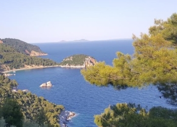 Η Σκόπελος στις 10 πιο εμβληματικές κινηματογραφικές τοποθεσίες του κόσμου
