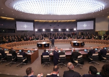 Οι ΥΠΕΞ του NATO συζητούν την «αυξανόμενη ευθυγράμμιση» Κίνας-Ρωσίας