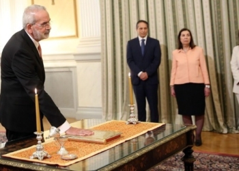 Ορκίζεται το μεσημέρι η υπηρεσιακή κυβέρνηση