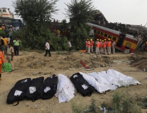 Τους 288 έχουν φτάσει οι νεκροί στο σιδηροδρομικό δυστύχημα στην Ινδία