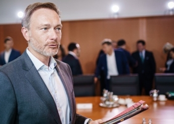 Κ. Λίντνερ: Ενθαρρύνουμε την Ελλάδα να συνεχίσει στην ίδια τροχιά όσον αφορά την οικονομία