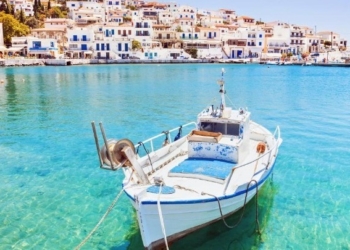 Αισιοδοξία για την τουριστική κίνηση στα νησιά τον Αύγουστο
