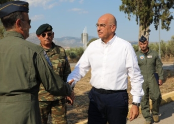 Ν. Δένδιας: Αυξάνεται το πτητικό επίδομα των χειριστών των εναερίων μέσων πυρόσβεσης