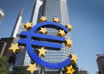 Επιτόκια: Ομοιότητες και διαφορές στη νομισματική πολιτική της ΕΚΤ και της Fed
