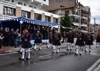 Με λαμπρότητα εορτάστηκαν τα Ελευθέρια της Καστοριάς
