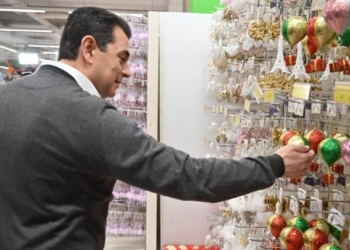 Κ. Σκρέκας: Μειωμένες οι τιμές στα χριστουγεννιάτικα είδη – Έρχεται το «Καλάθι» για το τραπέζι των Χριστουγέννων