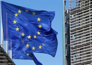 Η ΕΕ υιοθέτησε το 12ο πακέτο οικονομικών κυρώσεων κατά της Ρωσίας, που περιλαμβάνει την απαγόρευση εισαγωγής διαμαντιών