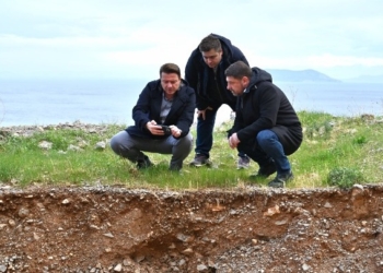 Αυτοψία στο κατεστραμμένο επαρχιακό δίκτυο Επιδαύρου-Καλλονής από τον περιφερειάρχη Αττικής