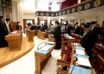 Η Ιερά Σύνοδος αντιτίθεται στη νομοθέτηση γάμου μεταξύ ομοφύλων