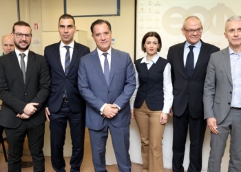 Ταχύτητα στις εγκρίσεις και διαφάνεια ζήτησε στον ΕΟΦ ο Άδωνις Γεωργιάδη στην εκδήλωση κοπής της πίτας