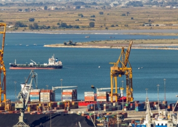 Δείτε το μεγαλύτερο πλοίο εμπορευματοκιβωτίων που έχει εξυπηρετήσει ποτέ ο ΟΛΘ