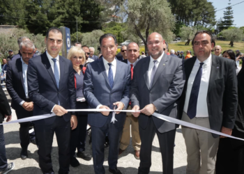 Ο Άδ. Γεωργιάδης στην τελετή εγκαινίων του νέου κτιρίου του ΕΚΑΒ Μυτιλήνης