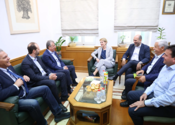 Επίσκεψη της Υφυπουργού Περιβάλλοντος και Ενέργειας στη Περιφέρεια Κρήτης