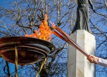 Η Ολυμπιακή Φλόγα στο «κόκκινο χαλί» των Καννών