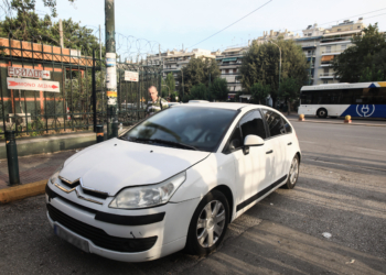 Στον ανακριτή  αυτήν την ώρα ο γνωστός ποινικολόγος