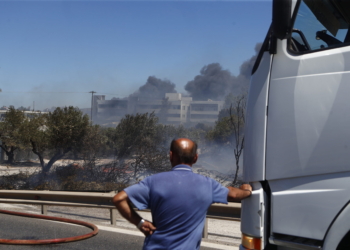 Βάρης – Κορωπίου: Πληροφορίες ότι καίγεται εργοστάσιο