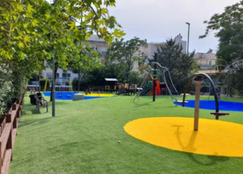 Δήμος Βριλησσίων: Παραδόθηκε ανακαινισμένη η παιδική χαρά στην Τροίας-Ασφαλείς