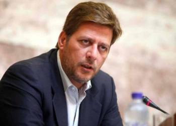 Βαρβιτσιώτης: Δεν μπορεί να προχωρήσει η ναυπηγική βιομηχανία