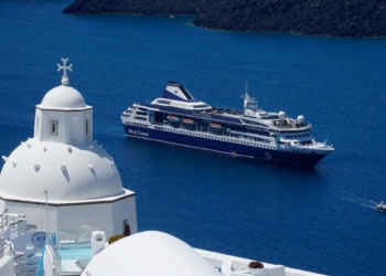 Πόση κρουαζιέρα αντέχουν τα νησιά;