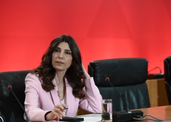 Κρατάει την έδρα του Ηλιόπουλου η Τσαπανίδου