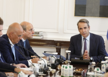 Σε εξέλιξη η συνεδρίαση του Υπουργικού Συμβουλίου υπό τον Κυρ. Μητσοτάκη