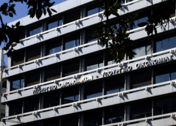 Έρχονται μεγάλες ανατροπές για ελεύθερους επαγγελματίες και επιχειρήσεις