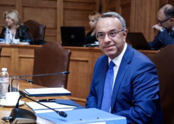 Βουλή: Υπερψηφίστηκε το νομοσχέδιο για την Αττική Οδό – Σήμερα καταβάλλονται τα 3,27 δισ. ευρώ