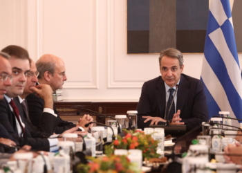Μητσοτάκης: Ο κατώτατος μισθός θα φτάσει στα 950 ευρώ το 2027