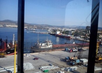 Θρίλερ με νεκρό ναυτικό στο λιμάνι της Ελευσίνας