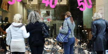Χειμερινές εκπτώσεις: Πότε ξεκινούν – Τι να προσέχουν οι καταναλωτές