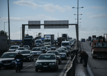 Ολοκληρώθηκαν οι εργασίες καθαρισμού στη λεωφόρο Κηφισού – Κανονικά η διεξάγεται η κυκλοφορία των οχημάτων