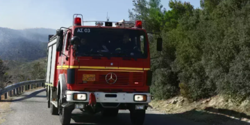 Πυρκαγιά σε απορρίμματα σε οικοπεδικό χώρο στον Ασπρόπυργο