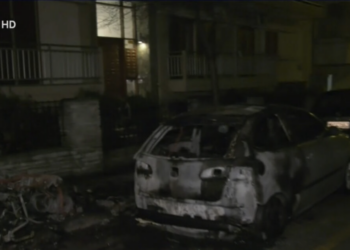 Θεσσαλονίκη: Φωτιά σε μοτοσικλέτα και Ι.Χ. αυτοκίνητο στην Καλαμαριά