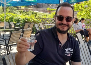 «Γρίφος» ο θάνατος του Βασίλη Καλογήρου – Ανατροπή δεδομένων με πολλά σκοτεινά σημεία