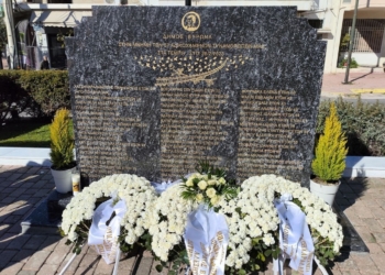 Δήμος Βύρωνα: Αποκαλυπτήρια του Μνημείου για τα 57 αδικοχαμένα θύματα των Τεμπών (εικόνες)